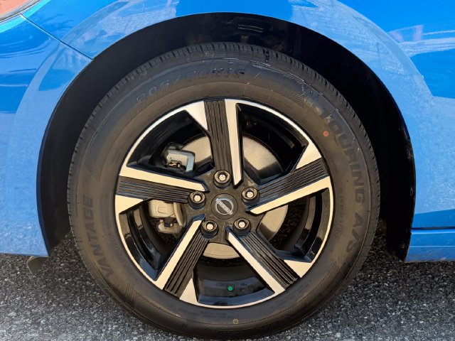 Used 2025 Nissan Sentra SV FWD image 10