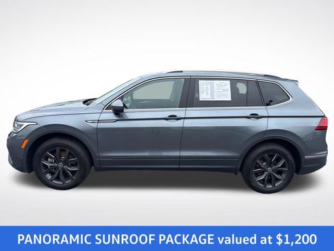 Certified 2024 Volkswagen Tiguan SE w/ Panoramic Sunroof Package AWD/4WD image 2