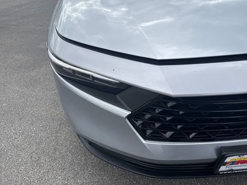 Certified 2025 Honda Accord SE image 40