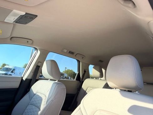Used 2024 Nissan Pathfinder SV FWD image 12