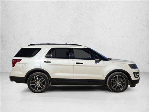 Used 2016 Ford Explorer Sport w/ Equipment Group 401A image 4