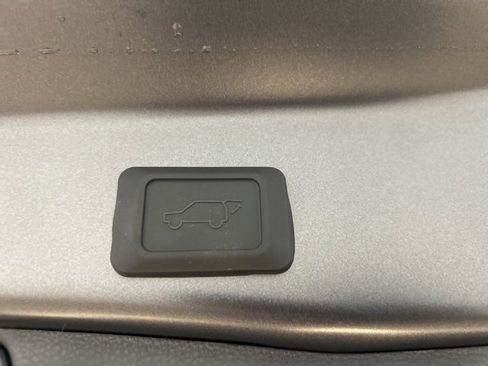 New 2025 Toyota RAV4 XLE image 19