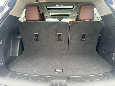 Used 2021 Buick Enclave Avenir w/ Avenir Technology Package image 17