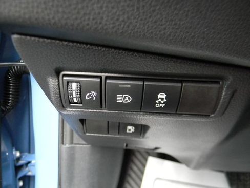 Used 2026 Toyota Corolla Cross AWD Hybrid w/ Moonroof Package image 15
