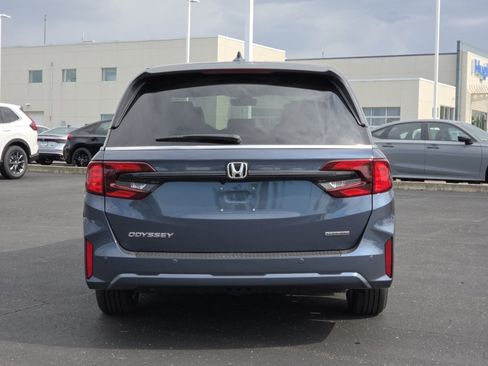 New 2026 Honda Odyssey Touring image 16