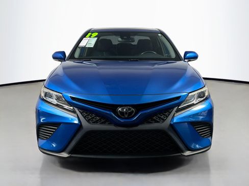 Used 2019 Toyota Camry SE w/ Convenience Package FWD image 11