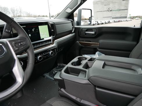 New 2026 GMC Sierra 3500 SLE AWD/4WD image 11