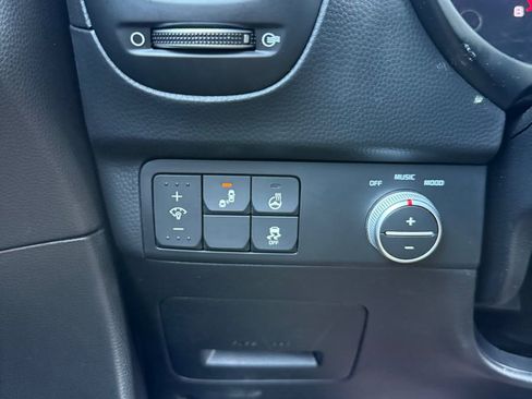 Used 2018 Kia Soul ! w/ Tech Package FWD image 22