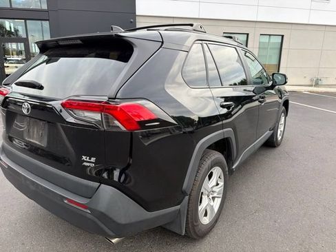 Used 2021 Toyota RAV4 XLE w/ Convenience Package AWD/4WD image 5