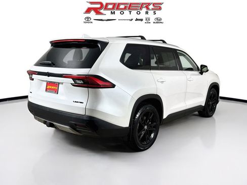 Certified 2024 Toyota Grand Highlander AWD image 13