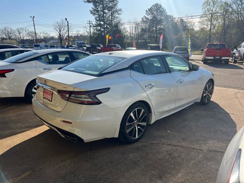 Used 2022 Nissan Maxima SV w/ Floor Mat Group FWD image 6