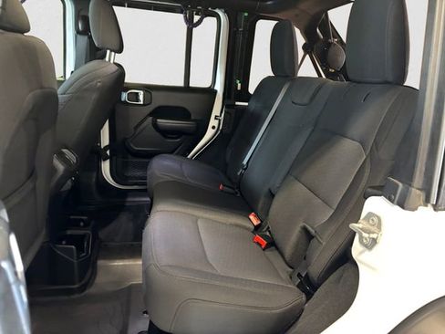 Used 2022 Jeep Wrangler Unlimited Sport image 14