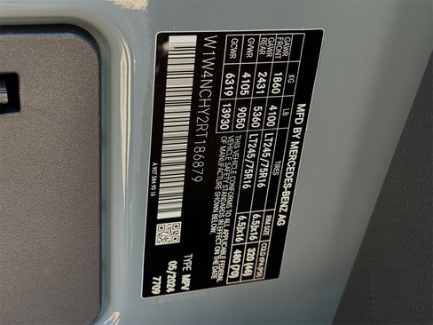 Used 2024 Mercedes-Benz Sprinter 2500 image 32