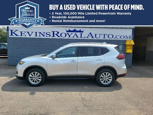 Used 2018 Nissan Rogue SV image 1