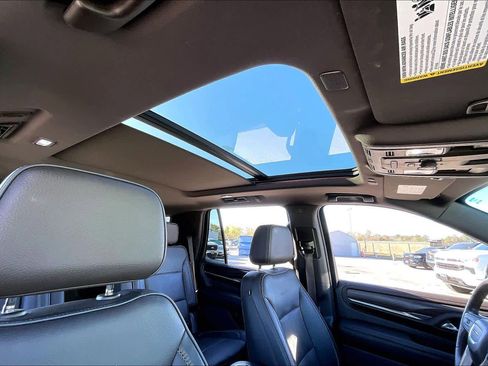 Used 2021 GMC Yukon Denali w/ Denali Premium Package image 13