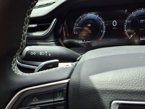 Used 2025 Jeep Grand Cherokee Laredo X RWD image 18