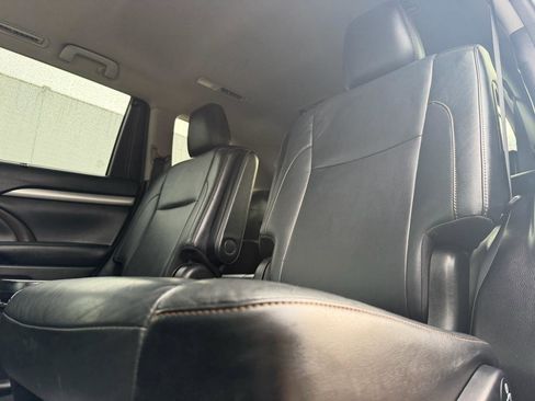 Used 2018 Toyota Highlander XLE image 10