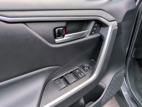 Certified 2021 Toyota RAV4 XLE Premium image 14