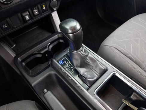 Used 2019 Toyota Tacoma TRD Off-Road image 23