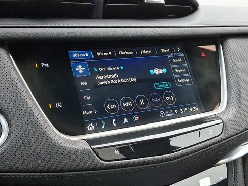 Certified 2024 Cadillac XT5 Premium Luxury w/ LPO, Floor Liner Package image 30