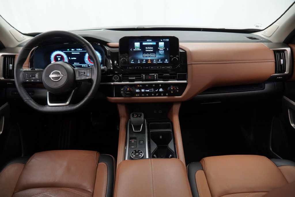 Used 2024 Nissan Pathfinder Platinum AWD/4WD image 3