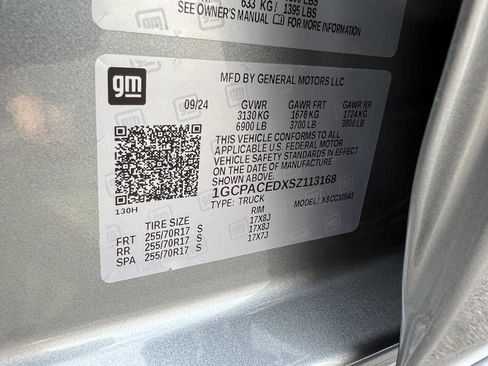 Used 2025 Chevrolet Silverado 1500 LT RWD image 47