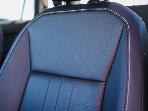 Used 2024 Volkswagen Tiguan SE image 26