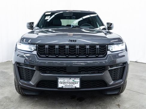 New 2026 Jeep Grand Cherokee 4WD image 2