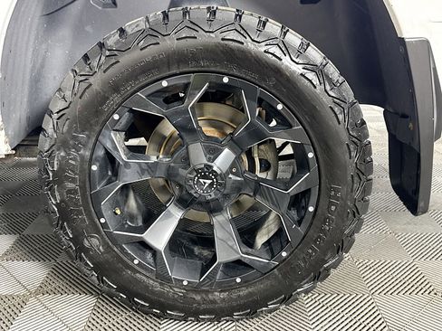 Used 2019 RAM 1500 Classic SLT image 35