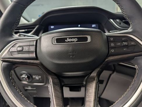 Used 2023 Jeep Grand Cherokee L Limited AWD/4WD image 21