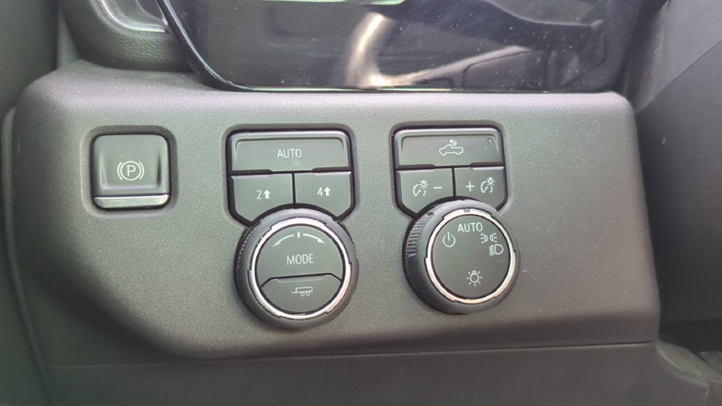 Used 2024 Chevrolet Silverado 1500 LT AWD/4WD image 23