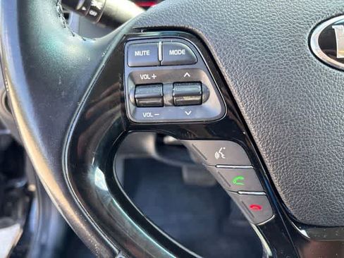 Used 2017 Kia Forte S FWD image 10