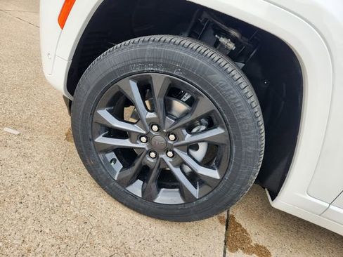 New 2026 Jeep Grand Cherokee Limited AWD/4WD image 23