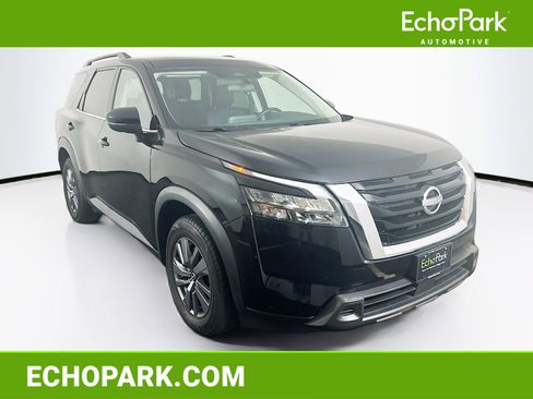 Used 2024 Nissan Pathfinder SV AWD/4WD image 1