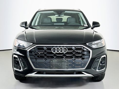 Used 2023 Audi Q5 2.0T Premium w/ Convenience Package image 2