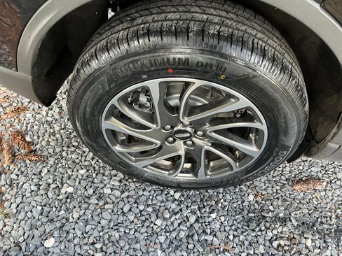 Used 2020 Lincoln Corsair AWD w/ Equipment Group 101A image 20