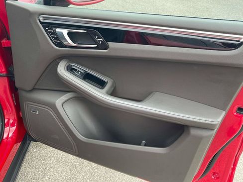 Used 2017 Porsche Macan S image 14