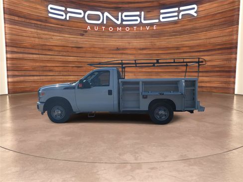 Used 2016 Ford F250 XL w/ Power Equipment Group RWD image 2