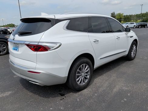 Used 2022 Buick Enclave Essence AWD/4WD image 3