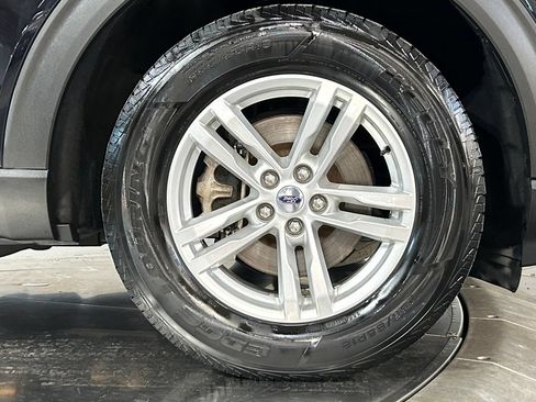 Used 2022 Ford Explorer XLT w/ Equipment Group 202A AWD/4WD image 13
