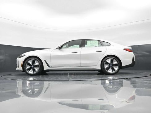 New 2026 BMW i4 eDrive40 w/ Premium Package RWD image 32