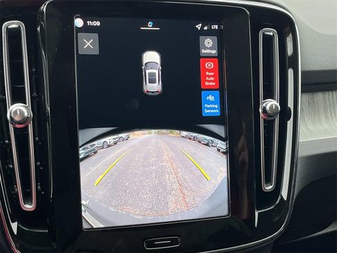 New 2026 Volvo XC40 B4 Core w/ Climate Package image 29