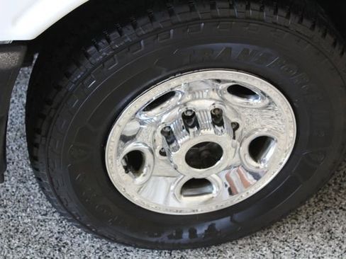 Used 2014 GMC Savana 3500 image 29