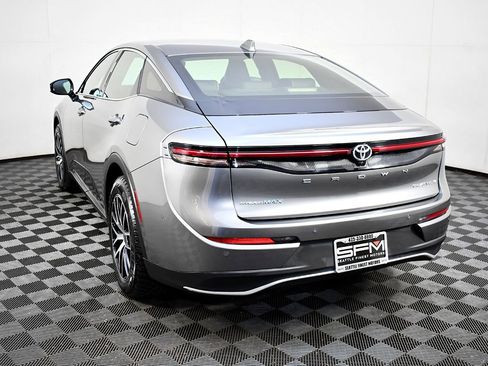 Used 2023 Toyota Crown Platinum image 10