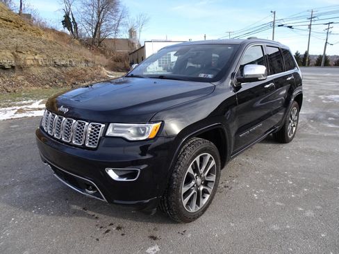 Used 2018 Jeep Grand Cherokee Overland image 2