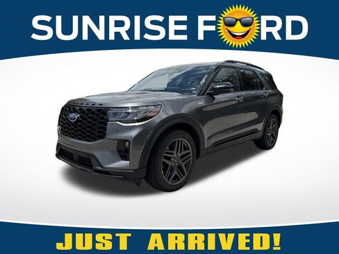 Used 2026 Ford Explorer ST-Line w/ ST-Line Street Pack RWD image 1