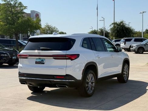 Used 2025 Buick Enclave Preferred FWD image 6