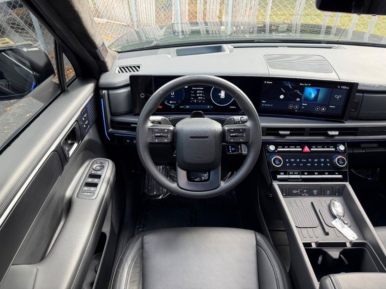 Used 2025 Hyundai Santa Fe Calligraphy AWD/4WD image 4
