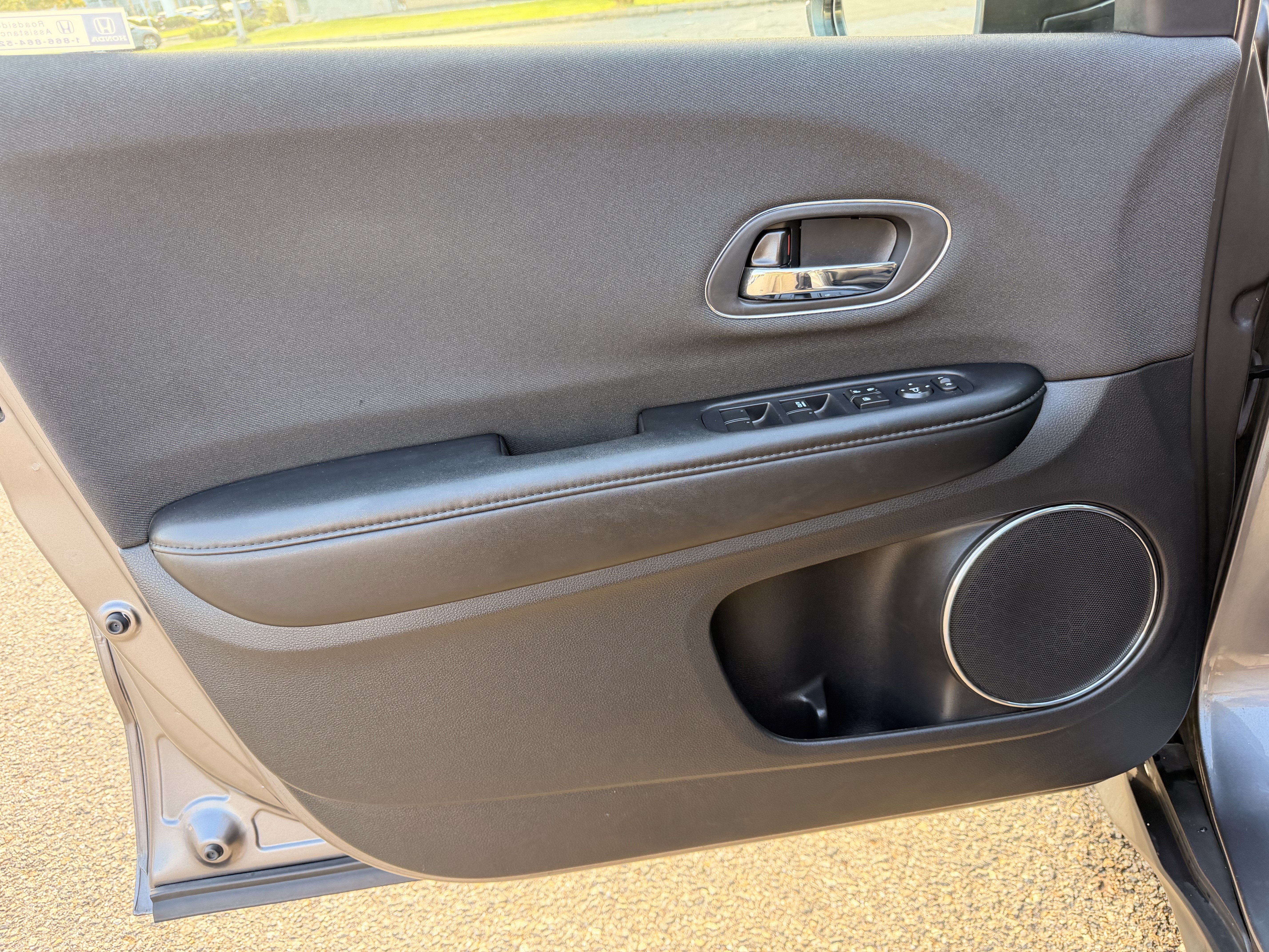 Used 2022 Honda HR-V EX image 9