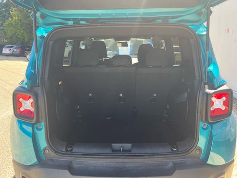 Used 2022 Jeep Renegade Altitude image 33